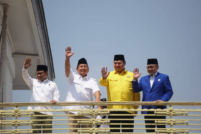 Ketum PKB Muhaimin Iskandar, Ketum PAN Zulkifli Hasan, etum Golkar Airlangga Hartarto, dan Ketua Umum Gerindra Prabowo Subianto di Museum Proklamasi, Jakarta, Minggu (13/8/2023). Foto: Iqbal Firdaus/kumparan
