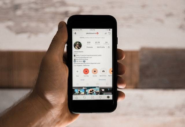 Ilustrasi ide bio IG kelas kece aesthetic. Sumber: unsplash.com/Jakob Owens