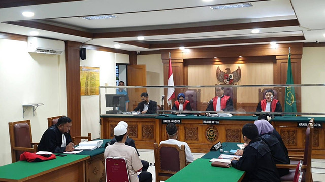 Sidang Wowon cs dengan agenda pemeriksaan terdakwa, di PN Bekasi, Senin (14/8). Dok: kumparan