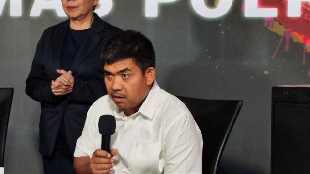 Juru Bicara Densus 88, Kombes Aswin Siregar, dalam rilis pengungkapan kasus terduga teroris karyawan BUMN di Bekasi, Jawa Barat, Selasa (15/8/2023). Foto: Jonathan Devin/kumparan