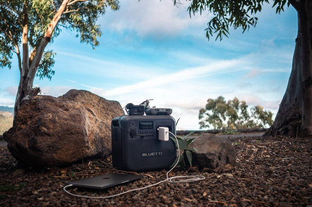 BLUETTI, pembangkit liatrik portabel