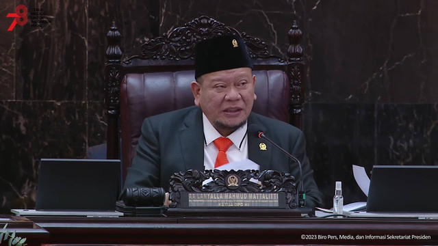 Ketua DPD RI AA LaNyalla Mahmud Mattalitti dalam pembukaan acara Sidang Tahunan MPR 2023 di Gedung Nusantara, Kompleks Parlemen, Senayan, Jakarta, Rabu (16/8/2023). Foto: Youtube/Sekretariat Presiden