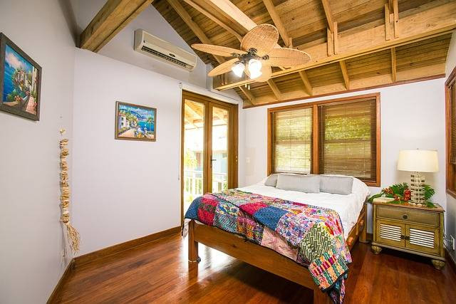 Hotel di PIK. Foto hanya ilustrasi. Sumber foto: Pixabay/Annamos