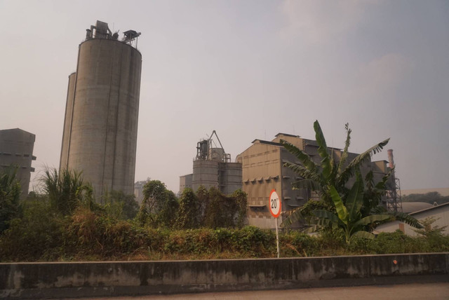 Suasana pabrik PT Semen Indonesia (persero) Tbk (SIG) di Narogong, Jawa Barat. Foto: Fitra Andrianto/kumparan