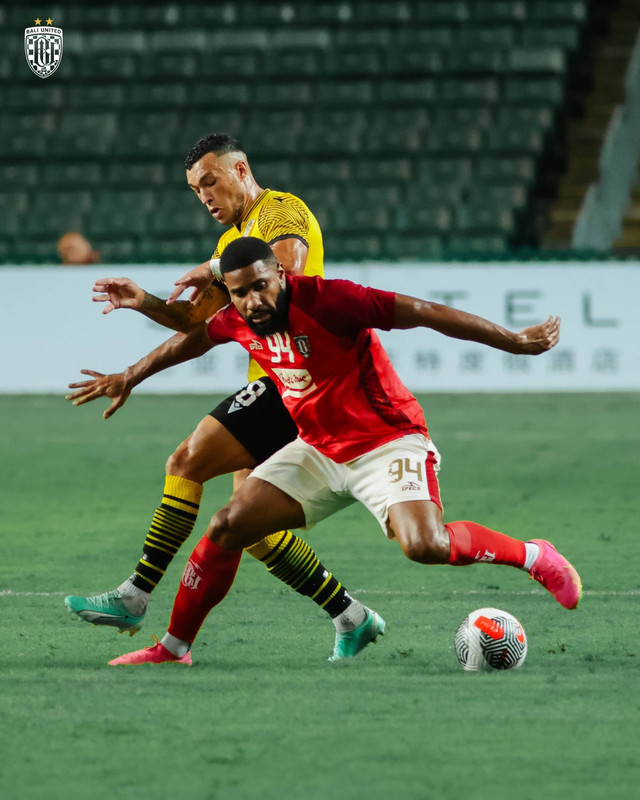Bali United melawan tim asal Hong Kong, Lee Man, dalam Playoff Kualifikasi Liga Champions Asia 2023/24 di Hong Kong Stadium, Rabu (16/8). Foto: Instagram/@baliunitedfc