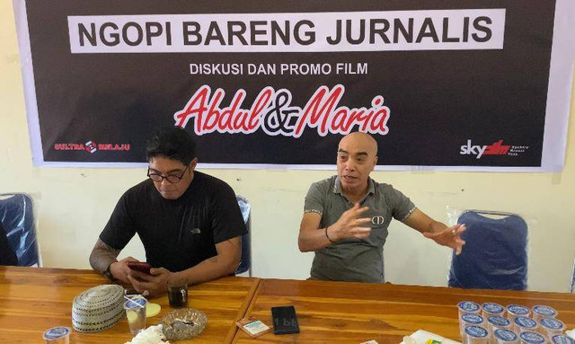 Produser sekaligus Penulis Novel 'Abdul & Maria', Jaya Tamalaki. Foto: kendarinesia