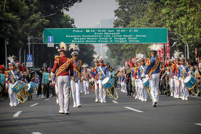 Kirab Bendera Pusaka pada peringatan HUT ke-78 RI, dari Monas menuju Istana Merdeka Jakarta, pada Kamis (17/8/2023). Foto: Jamal Ramadhan/kumparan