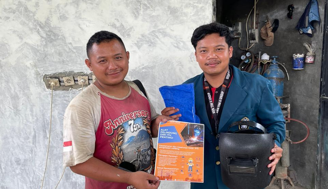 Edukasi dan sosialisasi ke bengkel las di Desa Kutosari, Rabu (2/8/2023). Foto: Dokumentasi Pribadi