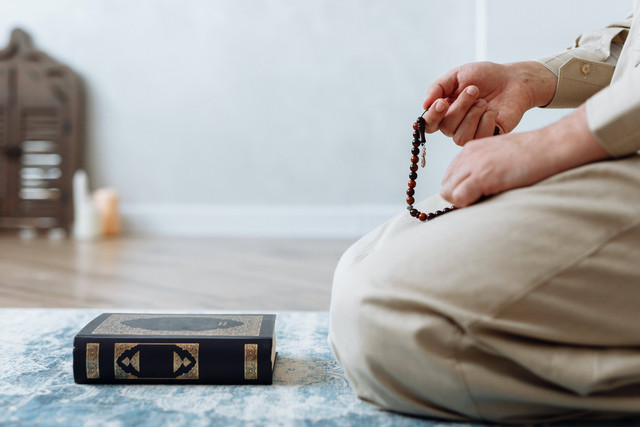 Ilustrasi cara beriman kepada Allah. Pexels/Thirdman