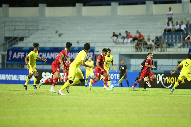 Timnas Indonesia U-23 menghadapi Malaysia U-23 dalam pertandingan Piala AFF U-23 2023 di Rayong Province Stadium, Jumat (18/8). Foto: PSSI