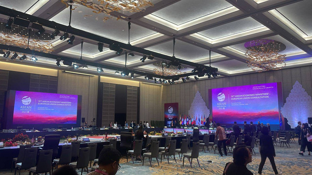 Tim Gegana Polda Jawa Tengah diterjunkan mengamankan pertemuan para Menteri Ekonomi ASEAN ke-55. Foto: Kemendag RI