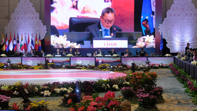 Menteri Perdagangan RI, Zulkifli Hasan selaku AEM Chair memimpin Pertemuan Konsultasi AEM dengan Uni Eropa ke-19 di Semarang. Foto: Kemendag RI