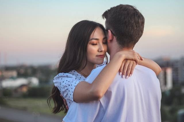 Ilustrasi cara membuat orang tua pacar menyukai kita, sumber foto: Kenzhar Sharap by pexels.com