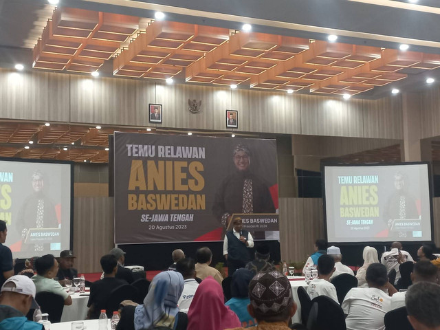 Bacapres dari Koalisi Perubahan Anies Baswedan dalam temu relawan se Jawa Tengah di Semarang. Foto: Intan Alliva/kumparan