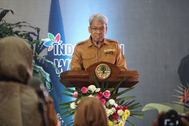 Dirjen Konservasi Sumber Daya Alam dan Ekosistem (KSBAE) Satyawan Pudyatmoko memberikan laporan pada acara Forum Group Discussion Penemuan Spesies Baru Tumbuhan dan Satwa Liar di Kementerian LHK, Jakarta, Senin (21/8). Foto: Iqbal Firdaus/kumparan