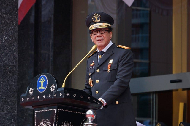 Menteri Hukum dan Hak Asasi Manusia, Yasonna H.Laoly, saat menjadi Inspektur Upacara peringatan Hari Ulang Tahun ke-78 Kemenkumham, Senin 21 Agustus 2023 pagi.. (Foto: Havijay/Kemenkumham)