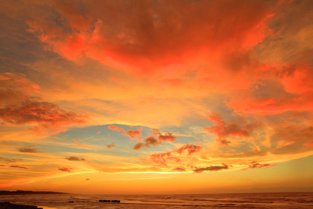 Ilustrasi Tempat Melihat Sunset di Bandung. Sumber: Unsplash/Joe Ting