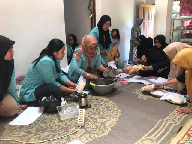 Mahasiswa KKN UNS mengadakan sosialisasi pengolahan pangan sayur komoditas di Desa Genilangit Kec. Poncol, Kab. Magetan, Jawa Timur