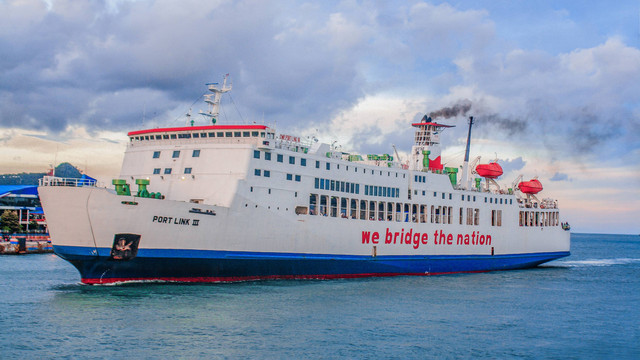 Deru Mesin Cerita Panjang Mengenal Ragam Kapal Feri yang Menghubungkan Nusantara