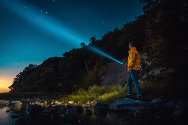 Ilustrasi Caption Anak Gunung Bahasa Inggris, sumber: unsplash/AndreasDress