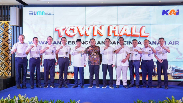 PT Kereta Api Indonesia (Persero) menggelar townhall meeting bertajuk Wawasan Kebangsaan dan Cinta Tanah Air di Jakarta Railways Center, Jakarta pada Rabu (23/8). Foto: KAI
