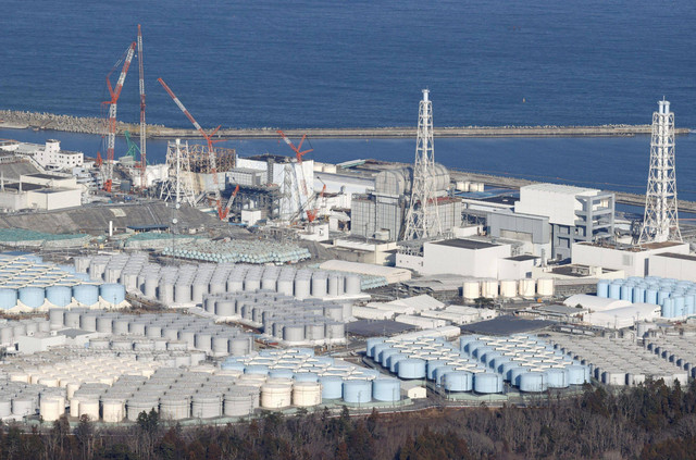 Lokasi penyimpanan air olahan di pembangkit listrik tenaga nuklir Fukushima Daiichi di kota Okuma, prefektur Fukushima, Jepang. Foto: Kyodo via Reuters