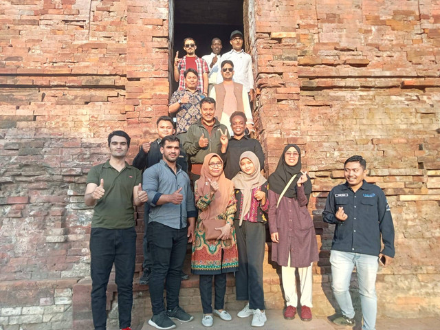 Umsida Ajak 9 Mahasiswa International Kunjungan Budaya di Sidoarjo