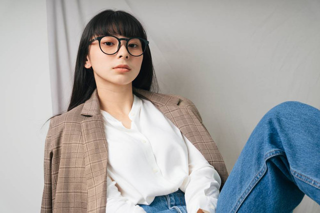 Ilustrasi menggunakan vintage fashion dengan baik. Foto: theshots.co/Shutterstock