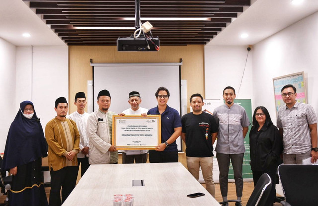 Kerja sama RTC dan Es Teh Indonesia