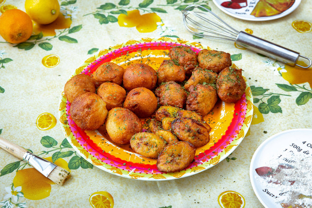 Ilustrasi cara buat pisang goreng crispy, Pexels/Tom Adabi.