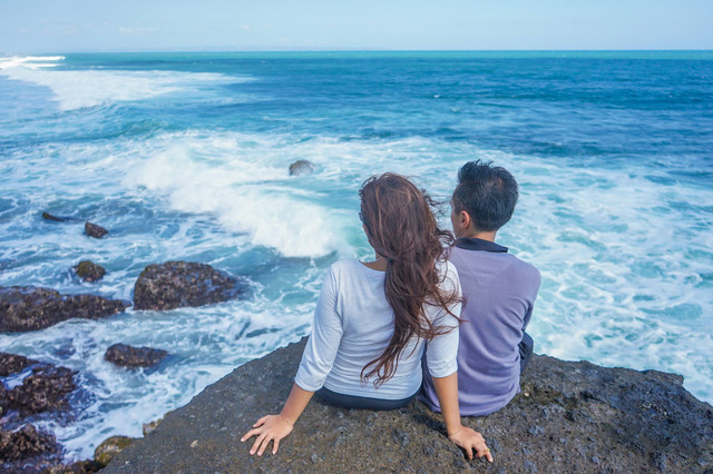 Ilustrasi kata cinta romantis bahasa Inggris, sumber: unsplash/DevonDaniel