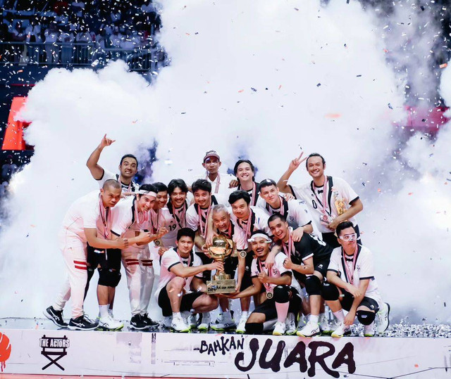  The Actors jadi juara di Bahkan Voli.  Foto: Instagram/@lukmansrd dan @armanfebryan.