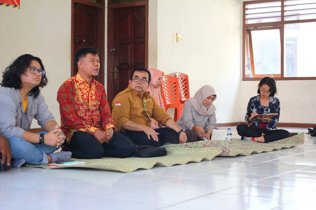 Mijak Tampung mengungkapkan Orang Rimba kesulitan di tengah perubahan iklim. (Foto: Istimwa)