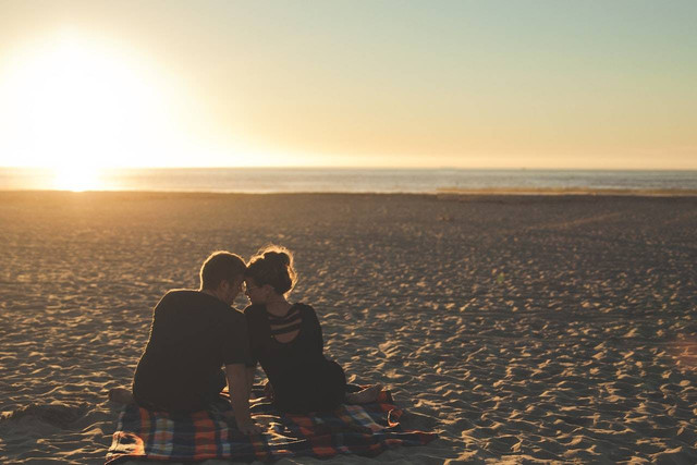 Ilustrasi pasangan yang cocok untuk Aries. Sumber foto: pexels/Josh Willink.