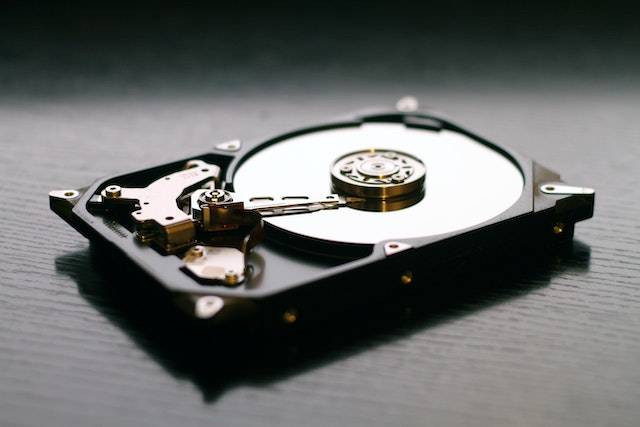Fungsi Hardisk adalah. Foto Hanya Ilustrasi. sumber: Pexels/ Azamat Esenaliev