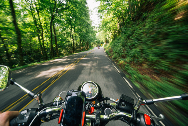Ilustrasi Cara Mengendarai Motor Matic, Foto: pexels/Kelly