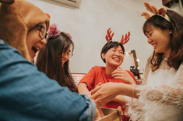 Ilustrasi contoh fungsi sosiologi dalam penelitian, sumber foto: Si Luan Pham by pexels.com