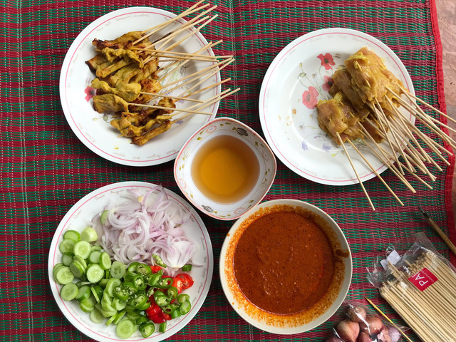 2 Cara Membuat Sate Ayam di Rumah. Foto:Pexels/Sarawut Horpetch.