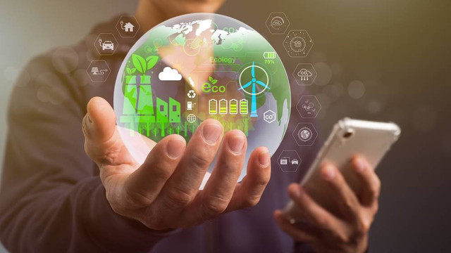 Melalui Keketuaan Indonesia di KTT ASEAN 2023, pemerintah menekankan peran penting Gen Z dan milenial dalam pertumbuhan ekonomi digital dan transisi ekonomi hijau. Foto: Shutterstock