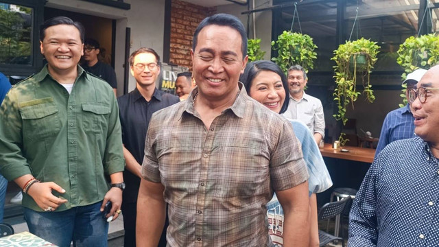 Eks Panglima TNI, Andika Perkasa  saat dijumpai di kedai kopi di Jaksel, Selasa (29/8).  Foto: Thomas Bosco/kumparan