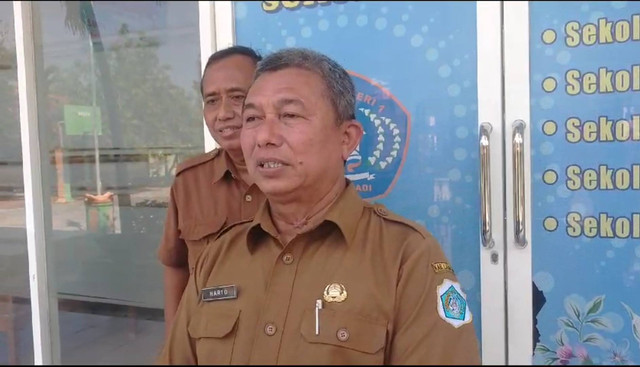 Kepala Sekolah SMP Negeri 1 Sukodadi, Lamongan, Harto. Foto: Dok. Istimewa