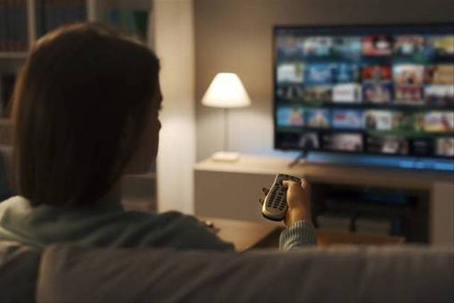 Ilustrasi frekuensi TV digital Cianjur terbaru. Foto: unsplash.com.