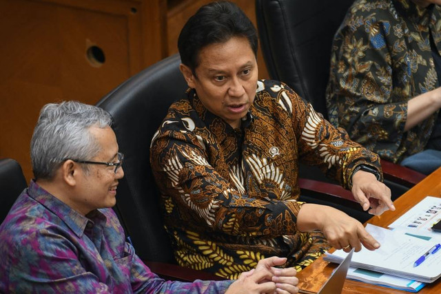 Menteri Kesehatan (Menkes) Budi Gunadi Sadikin menyampaikan paparan saat rapat kerja bersama dengan Komisi IX DPR RI di kompleks Parlemen, Senayan, Jakarta, Rabu (30/8/2023). Foto: Aditya Pradana Putra/ANTARA FOTO