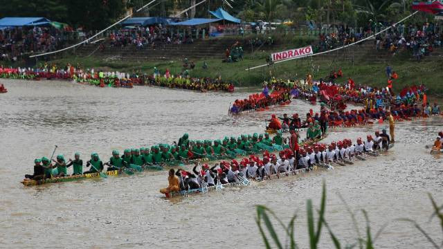 Pacu Jalur. Foto: Novianti Rahmi Putri/kumparan
