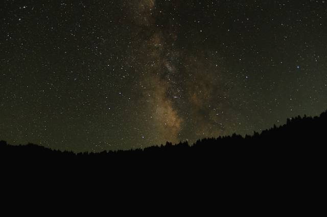 Ilustrasi astrologi adalah, sumber foto: The Northern Azorean by pexels.com