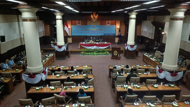 Suasana rapat paripurna dalam rangka pengucapan sumpah/janji Anggota DPRD DIY Pengganti Antar Waktu (PAW) sisa masa jabatan 2019-2024, Kamis (31/8/2023).  Foto: Arfiansyah Panji Purnandaru/kumparan