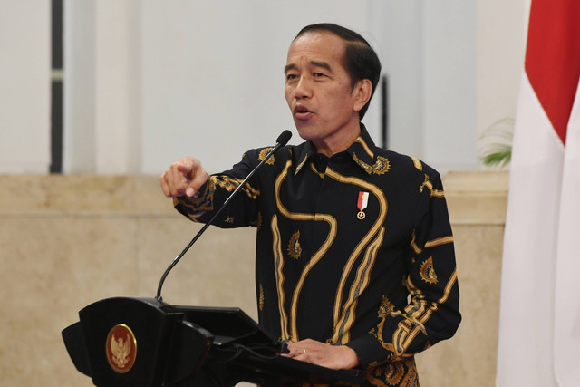 Presiden Joko Widodo memberikan arahan saat Rapat Koordinasi Nasional (Rakornas) Pengendalian Inflasi 2023 di Istana Negara, Jakarta, Kamis (31/8). Foto: ANTARA FOTO/Hafidz Mubarak A