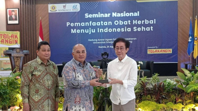 Sido Muncul 'Tolak Angin' dan Universitas Sriwijaya menggelar seminar nasional demi meningkatkan pemanfaatan obat herbal di dunia medis. Foto: kumparan