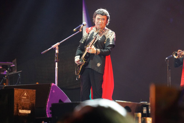 Musisi Rhoma Irama dan Soneta resmi menutup Synchronize Fest 2023 hari pertama, Jakarta, Sabtu (2/9). Foto: Iqbal Firdaus/kumparan