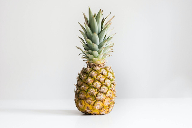 Ilustrasi cara membuat asinan nanas, Unsplash/Julien Pianetti